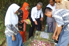 Ziarah ke makam Pendiri Yso adabiah DR. H. Abdul Ahmad